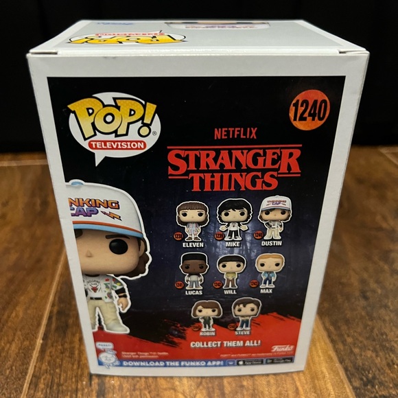 Funko Pop! TV: Stranger Things - Dustin Vinyl Figure - Picture 3 of 6